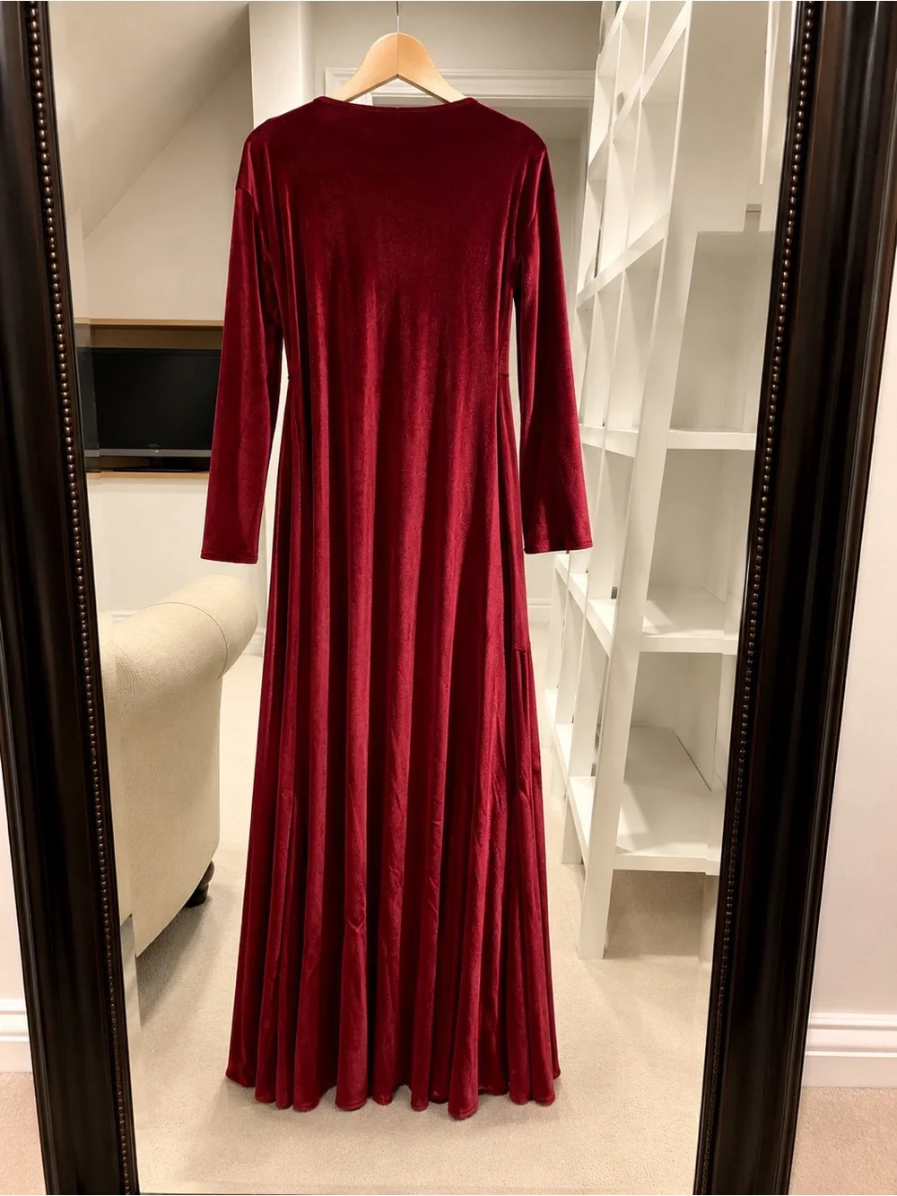 Elegant Velvet Long Sleeve Maxi Dress in Burgundy